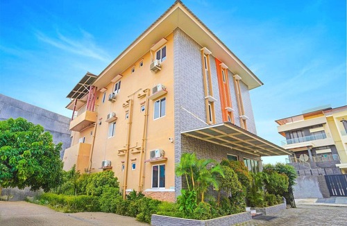 Banda Aceh House | Stylish DBL Suite Escape W/Free WiFi and Parking