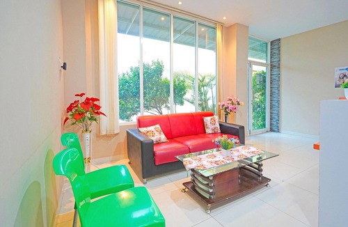 Banda Aceh House | Stylish DBL Suite Escape W/Free WiFi and Parking