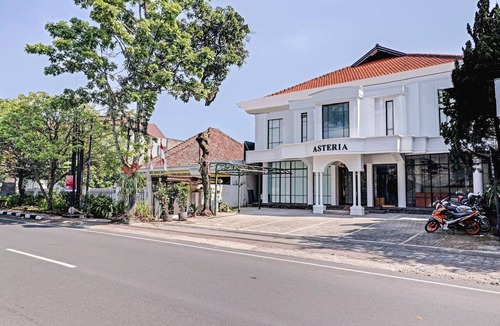 Malabar House | Stylish DBL Suite Escape W/Free WiFi and Parking