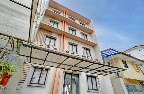 Old Jakarta House | Stylish DBL Suite Escape W/Free WiFi and Parking