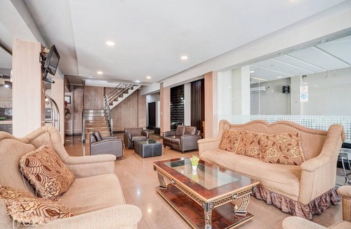 Padang House | Stylish DBL Suite Escape W/Free WiFi and Parking