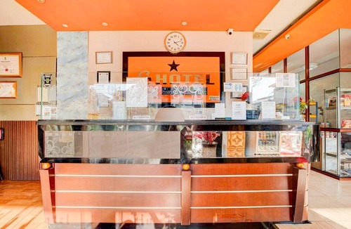 Batam House | Stylish DBL Suite Escape W/Free WiFi and Parking