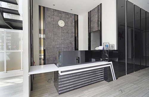 Dago House | Stylish Delux Twin Stay with Free WiFi and Parking