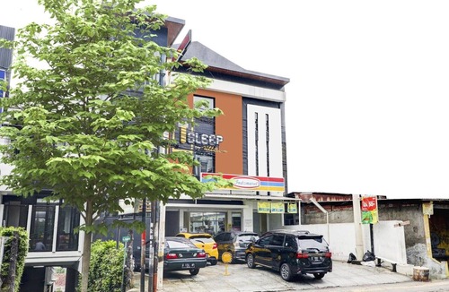 Cipaganti House | Stylish Delux Twin Stay with Free WiFi and Parking
