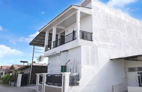Padang House | Stylish Twin Suite Escape W/Free WiFi and Parking