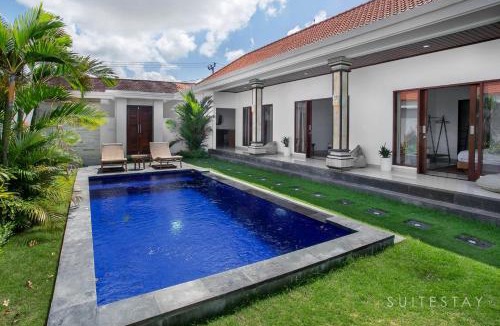 Mengwi Villa | Stylish Villa With Open Grass-field View