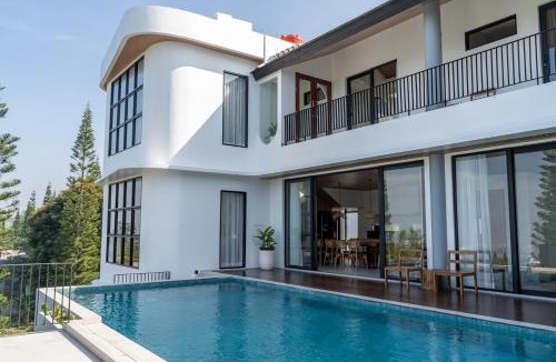 Bandung Villa | Sunset City View Villa 5 Bedrooms With a Private Heated Swimming Pool