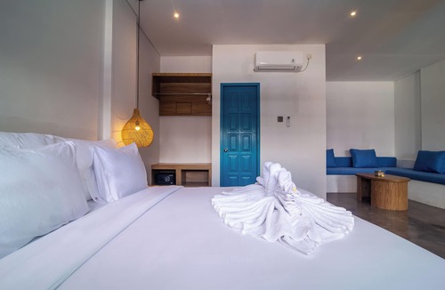 Batu Bolong Hostel | Sunset Paradise Canggu
