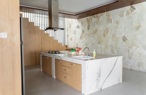 Bandung Villa | Sunshine City View Villa 6 Bedrooms With a Private Heated Swimming Pool