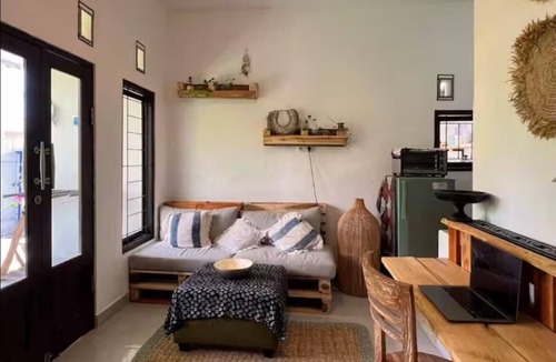 Uluwatu House | Surfside Pallet Retreatnn