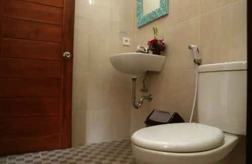 Penestanan Bed & Breakfast | Suryadina Guest House - room in ubud center