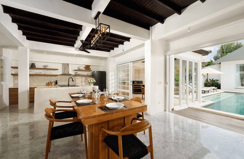 Sunset Road Villa | Swarna Villa by Nakula