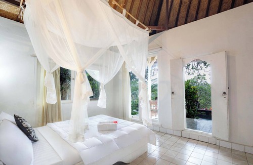 Sayan Bed & Breakfast | Taman Indrakila