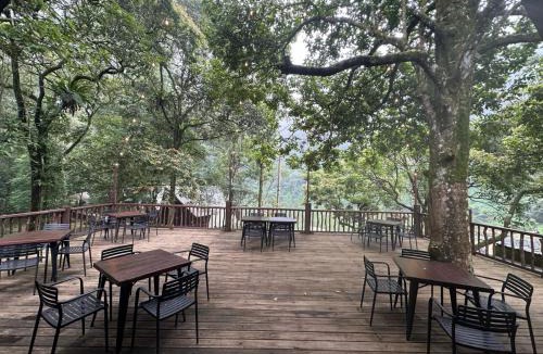 Cisarua Hotel | Telaga Warna