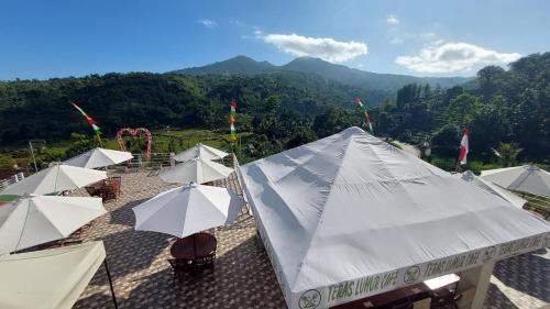 Bandung Villa | Teras Luhur Villa dengan Infinity Pool