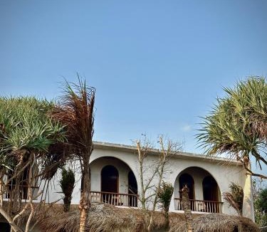 Mendoyo Hotel | The Beachbreaks Medewi