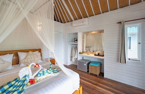 Mushroom Bay Bed & Breakfast | The Cubang Huts Lembongan