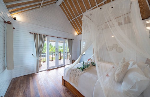Mushroom Bay Bed & Breakfast | The Cubang Huts Lembongan