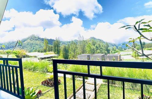 Songan House | The Iris Volcano
