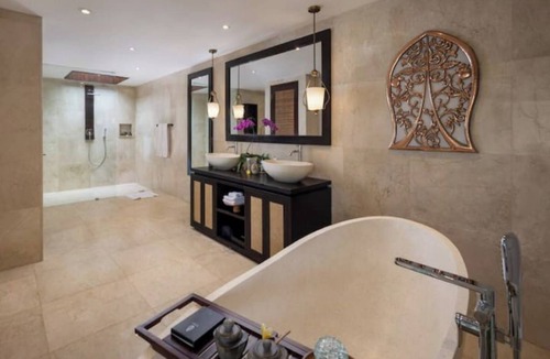 By Pass Ngurah Rai Bed & Breakfast | The Kayon Valley Resort Premier Pool Villa HotTub