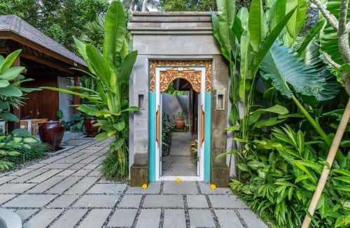 Lodtunduh Hotel | The Peacock Room Ubud