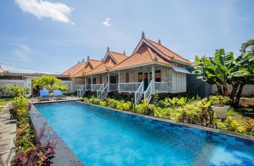 Mushroom Bay Hotel | The Sweat Villa Warung and Spa