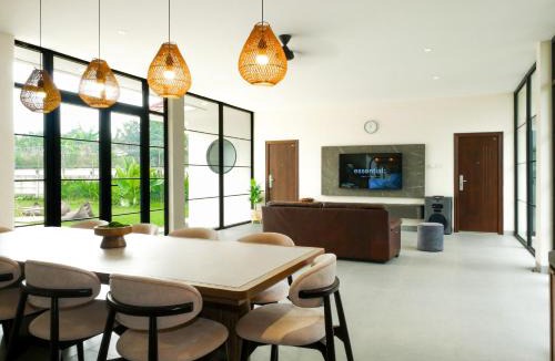 Cigombong Villa | Theolive Arrea - Spacious Private Pool and Backyard