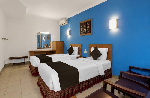 Jember Hotel | Townhouse Oak Hotel Lestari