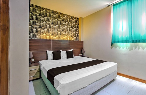 Baki Hotel | Townhouse Oak Syariah near Stasiun Purwosari formerly Graha Gentan Solo