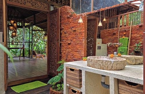 Sambahan Villa | Traditional Joglo Wood House in Jungle - 10 min to Ubud
