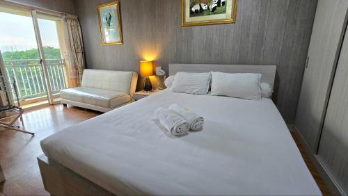 Cikarang Apartment | Trivium Terrace Apartment Lippo Cikarang EJIP -Min Stay 3 Nights-