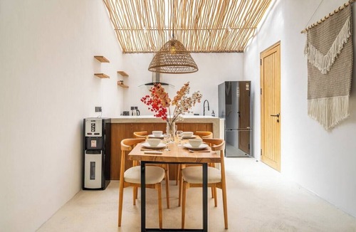 Kutuh Kaja House | Tropical 2BR in Serene Ubud w Pool & Huge Garden