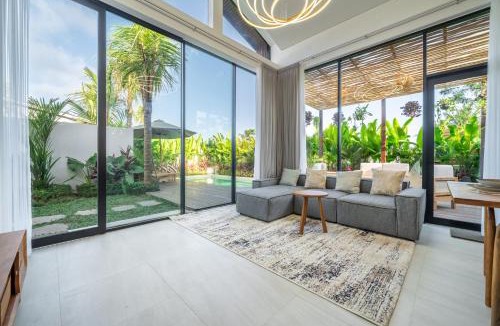 Kutuh Villa | Tropical Vibes Only - Spacious 3BR Villa - Beach & Pool Bliss