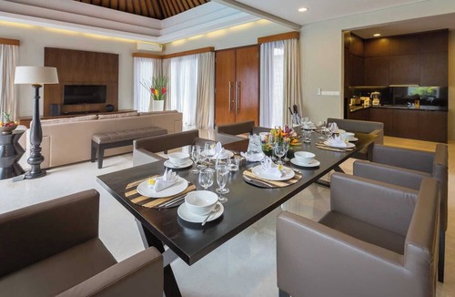 Denpasar Barat Villa | Tropically, 3-Bedroom in Seminyak