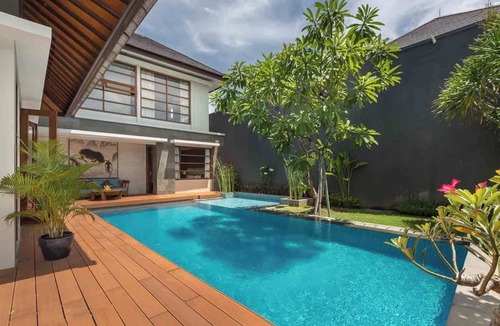 Denpasar Barat Villa | Tropically, 3-Bedroom in Seminyak