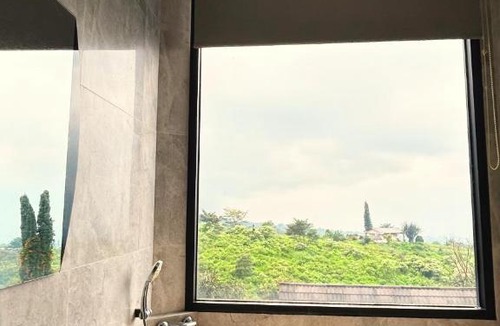 Batu House | Twinpine villa