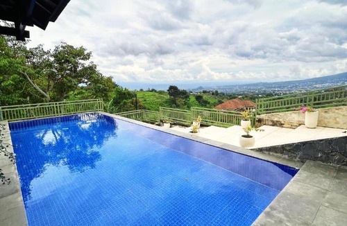 Batu House | Twinpine villa