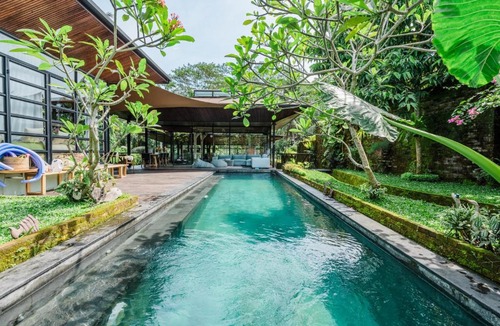 Mas Villa | TwinsHouse