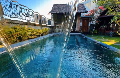 Tumbak Bayuh House | Two Bedroom Tropical Oasis