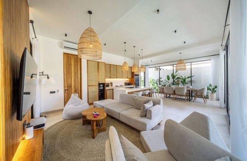 Melayang Villa | Ubud 2BR Escape w/Pool! Caffes & Nature Nearby