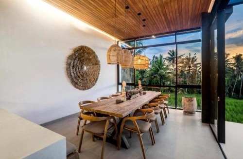 Pejeng Kawan Villa | Ubud Aesthetic 6 BR Private Pool Villa