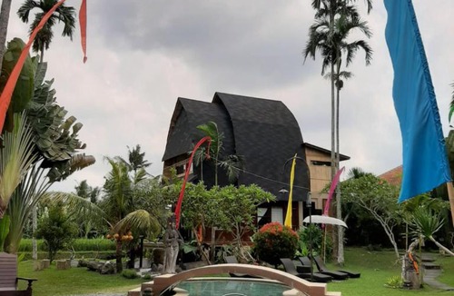 Peliatan Hotel | Ubud Hidden Villa Yone village