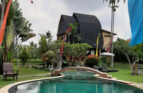 Peliatan Hotel | Ubud Hidden Villa Yone village