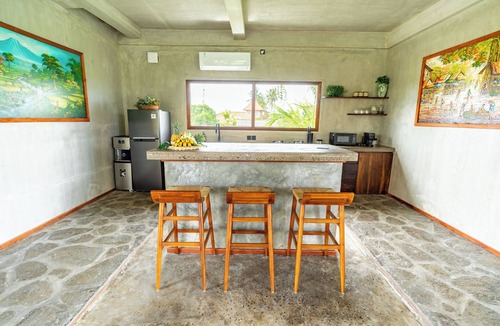 Kemenuh Villa | Ubud Luxury 4-Bedroom with Butler, Rice Field View & Pool