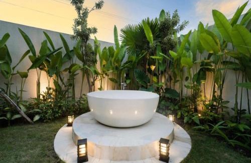 Pejeng Kawan Villa | Ubud Magnificent 6 BR Infinity Pool Villa