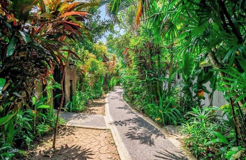 Penestanan House | Ubud's Best New 2BR w Spa, Pool & Lush Garden