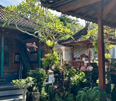 Sambahan House | Umah Made Bali Home & Art Space
