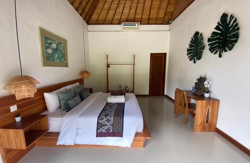 Melayang House | Umah Nik Kepitu
