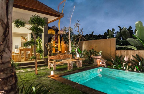 Tumbak Bayuh House | Umah Tikari Guesthouse