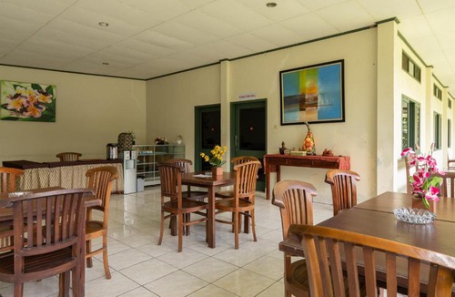 Cisarua Hotel | Urbanview Hotel Griya Astoeti 2 Cisarua Puncak